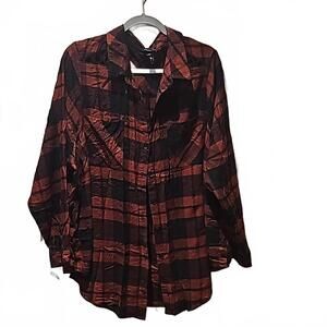 Torrid Red and Black Plaid Button Down size 3 EUC